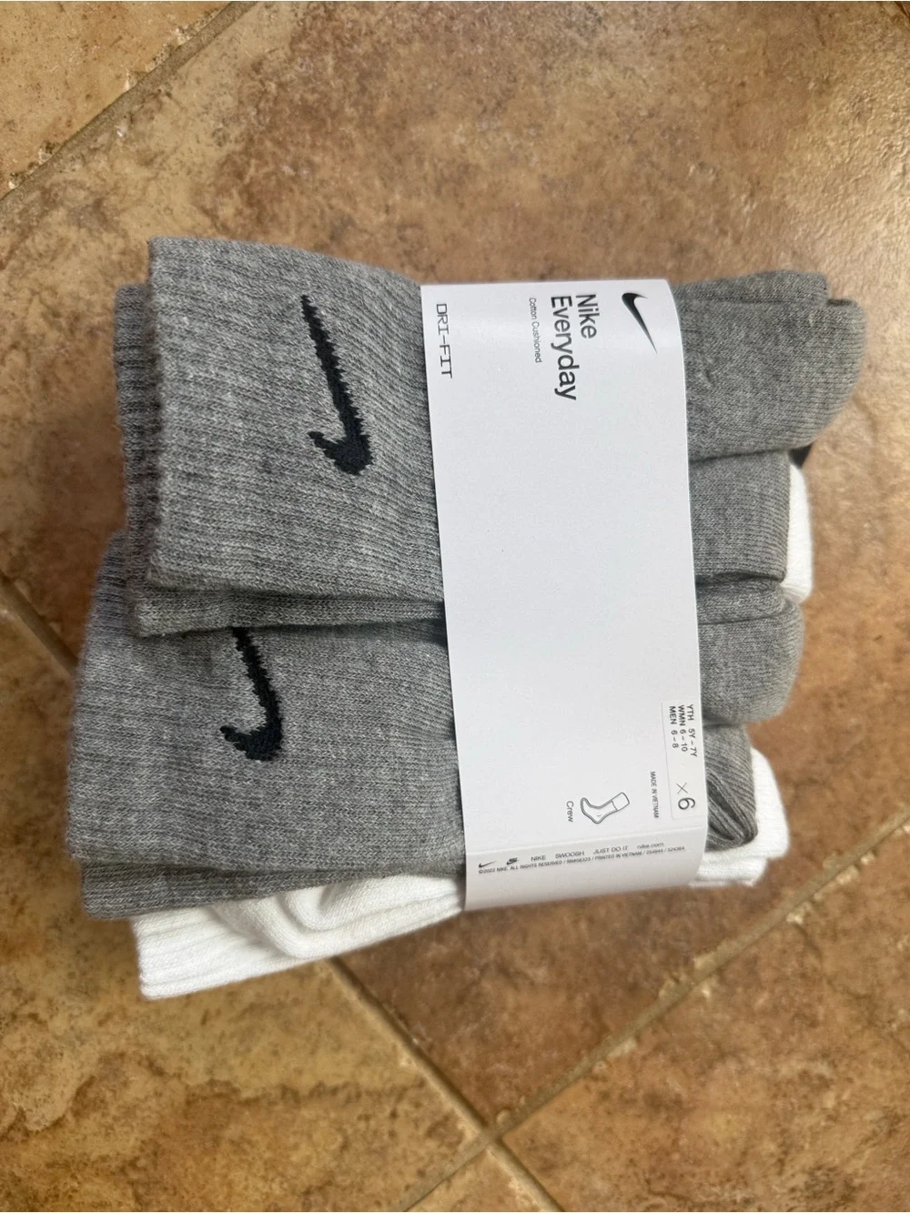 Nike Kids Gray & White Athletic Crew Socks - 6 Pack